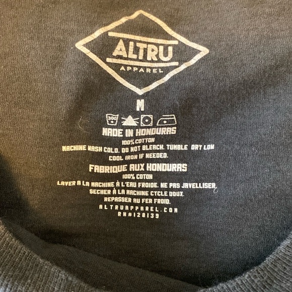 Altru Gray and Red Polaroid Graphic Long Sleeve Shirt | Men’s Medium - Picture 2 of 3